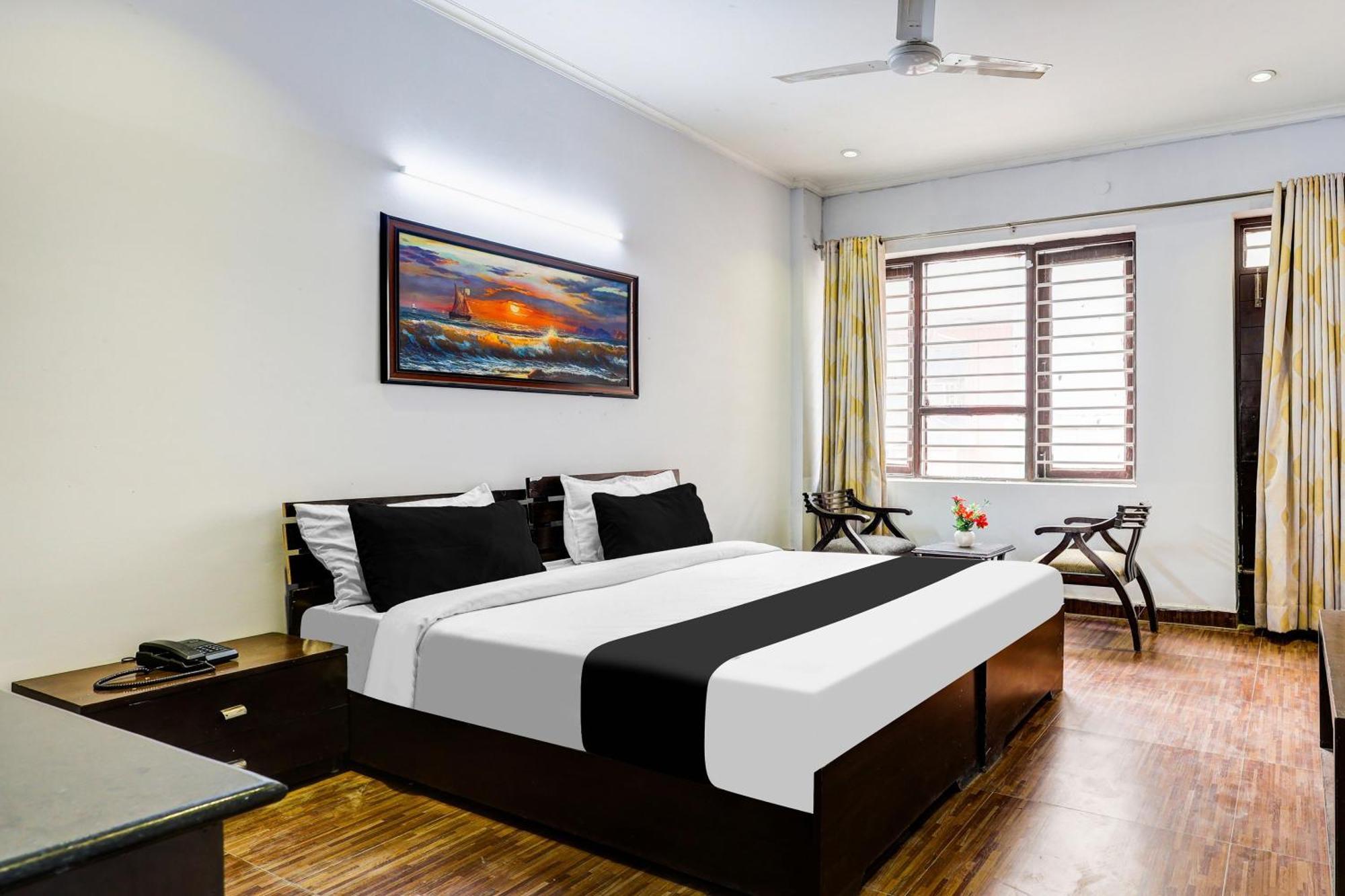 Super Townhouse Sector 38 Gurgaon Near Medanta Hotel Exterior foto