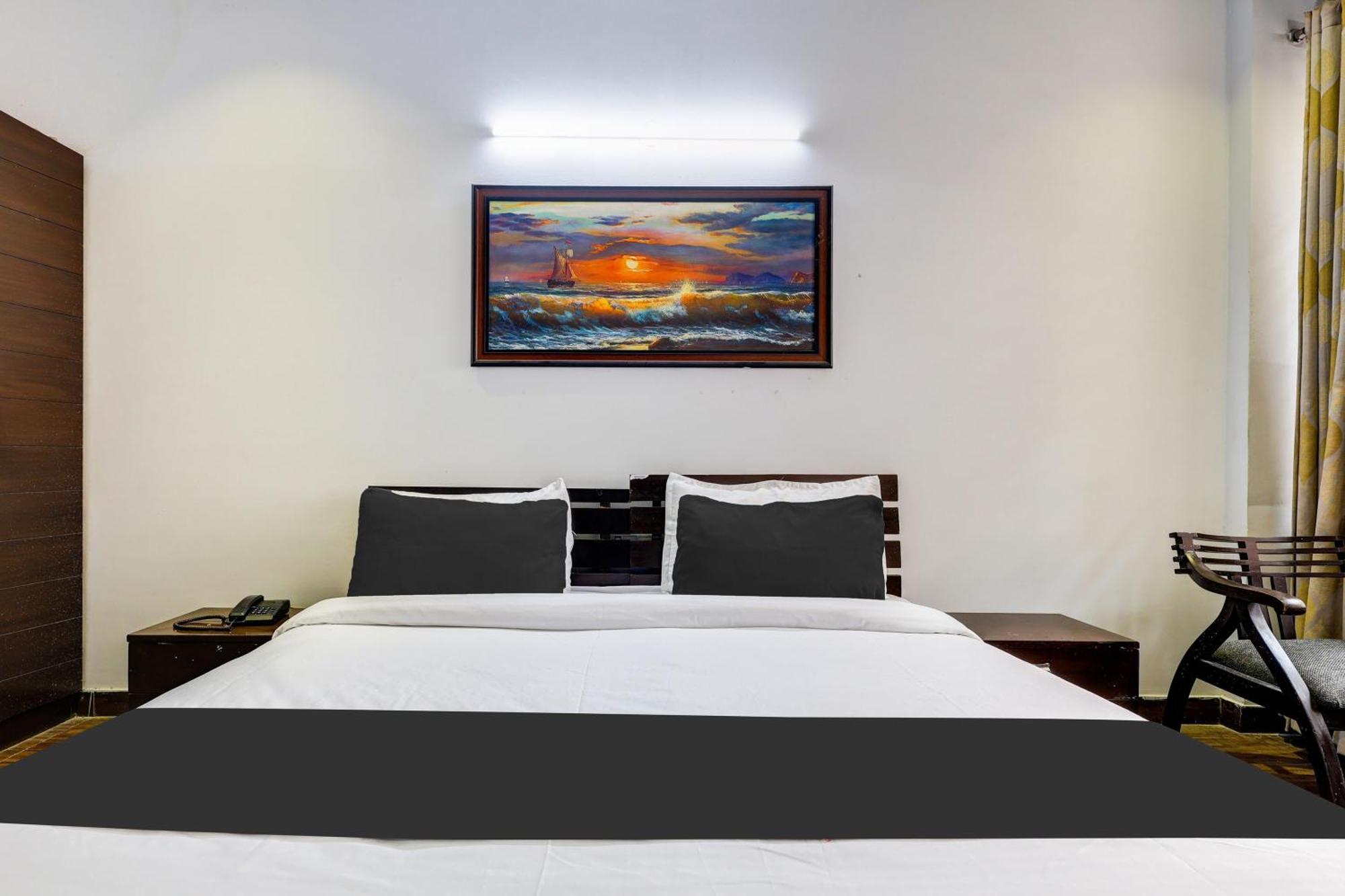 Super Townhouse Sector 38 Gurgaon Near Medanta Hotel Exterior foto