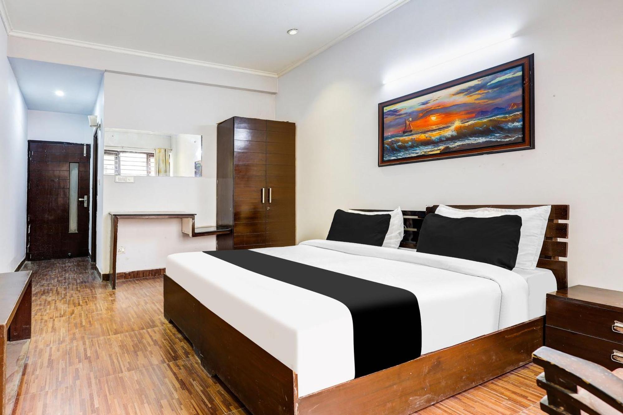 Super Townhouse Sector 38 Gurgaon Near Medanta Hotel Exterior foto