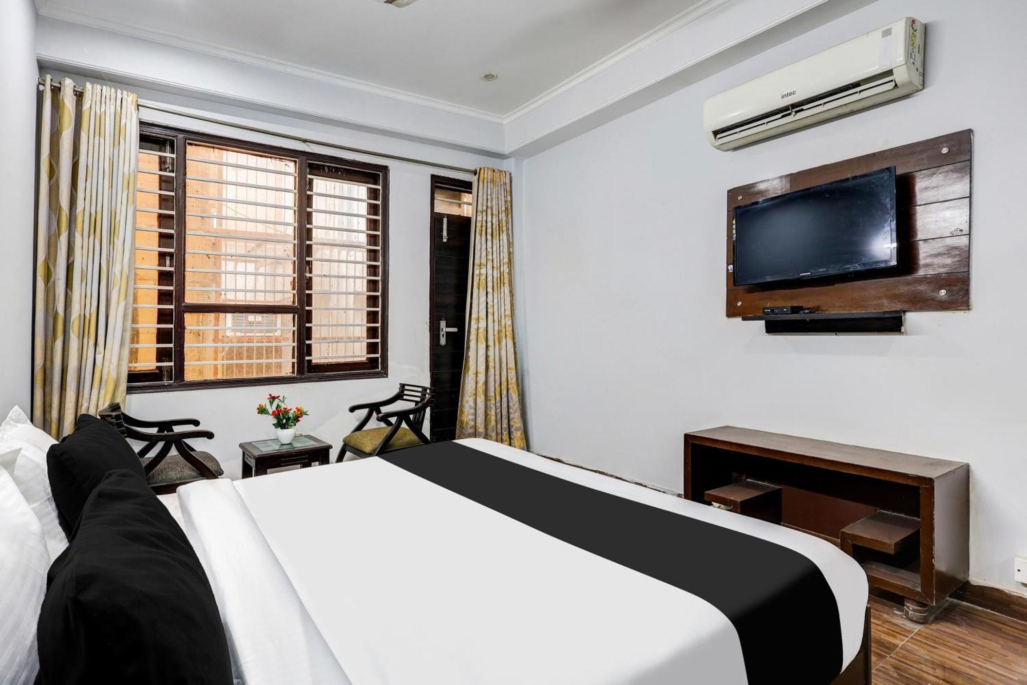 Super Townhouse Sector 38 Gurgaon Near Medanta Hotel Exterior foto