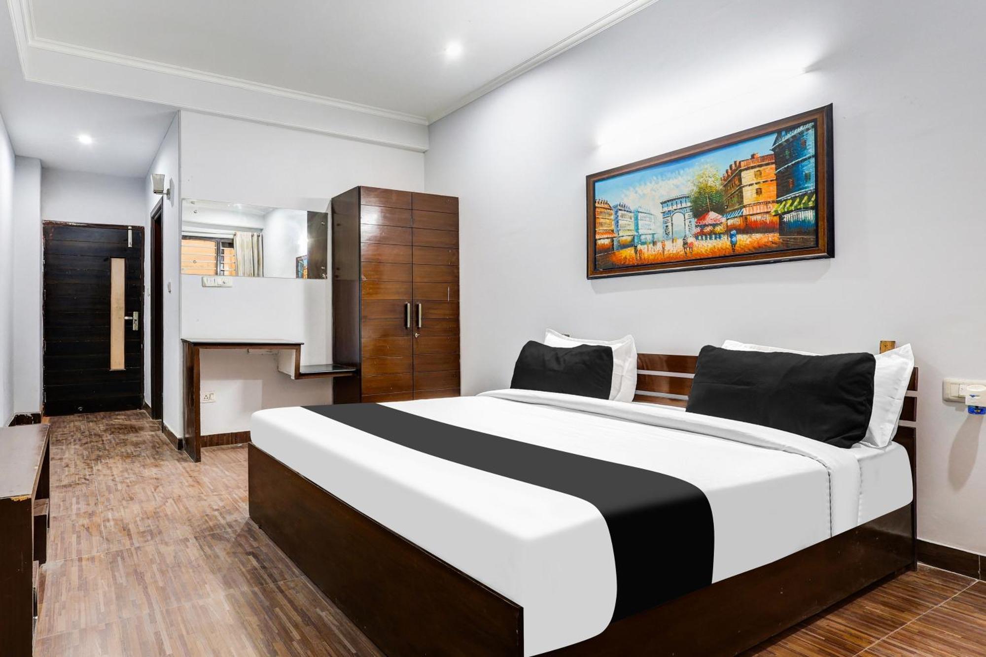 Super Townhouse Sector 38 Gurgaon Near Medanta Hotel Exterior foto